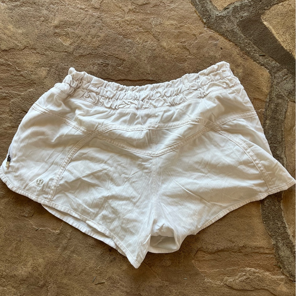 Lululemon White Women's Shorts